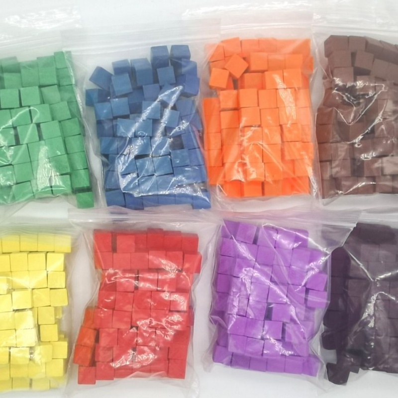 100 개/몫 10mm 나무 큐브 다채로운 주사위 체스 - Board Game Economy 리뷰 및 가격