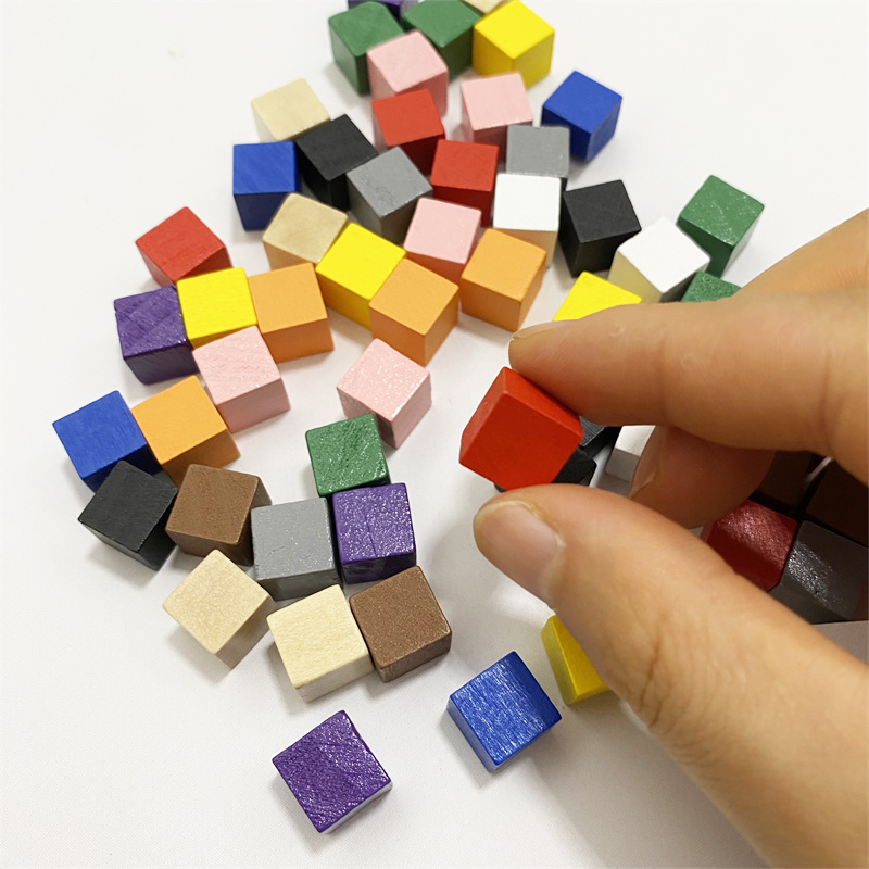 50 개/몫 10mm 다채로운 나무 주사위 큐브 체스  - Board Game Economy 리뷰 및 가격